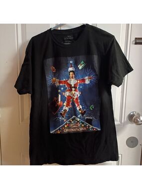 2/$10 Christmas Vacation Graphic T-Shirt Large